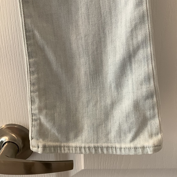 Beautiful Italian made True Religion Gina jeans - Picture 3 of 13